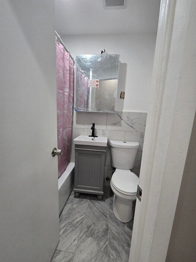 Building Photo - 6027 Monroe Pl