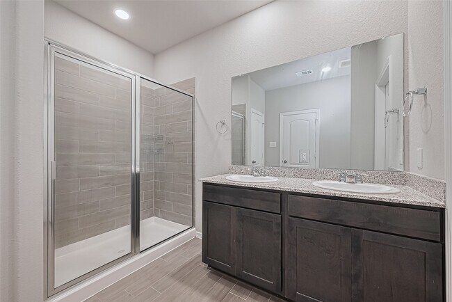 Building Photo - 24742 Russet Bluff Trl