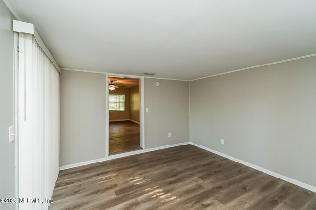 Building Photo - 5742 Norde Dr W