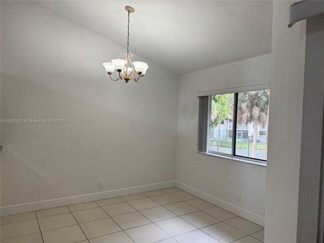 Building Photo - 13910 SW 91st Terrace