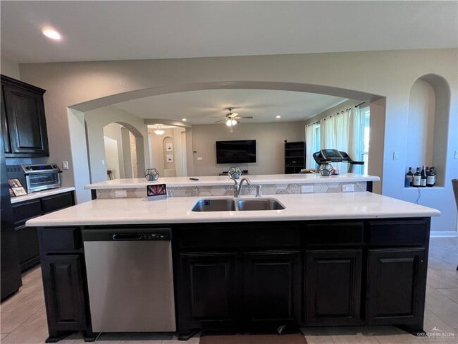 Building Photo - 40 Ensenada Ave