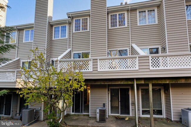 Building Photo - 56 Cabot Dr