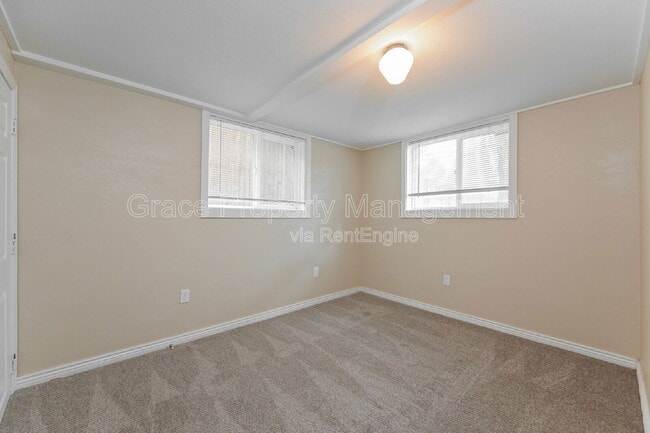 Building Photo - 701 S Simms St