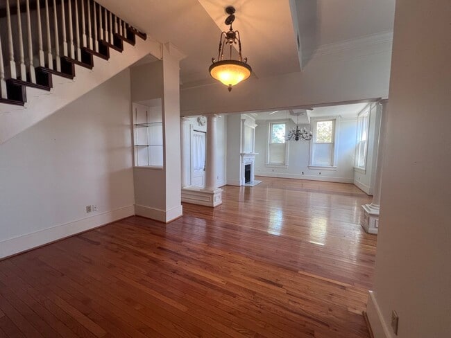 Building Photo - For Rent