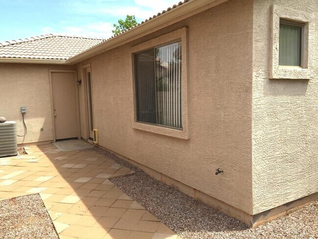 Building Photo - 9021 E Glade Ave