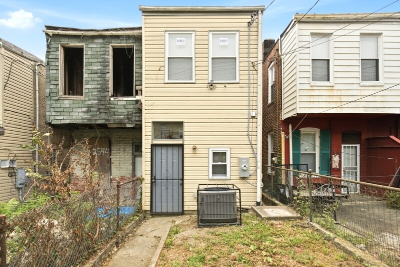 Building Photo - 2546 W Baltimore St