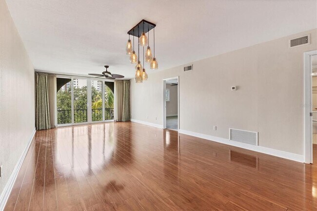 Building Photo - 301 S Gulfstream Ave