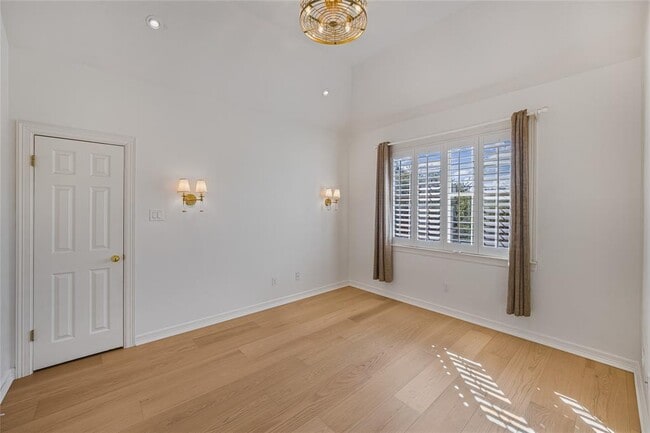 Building Photo - 5305 Cuesta Verde