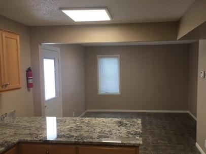 Building Photo - "Charming 5-Bed Home on Grand Ave: Spacious Living with 2.5 Baths in Heart of St. Paul!"