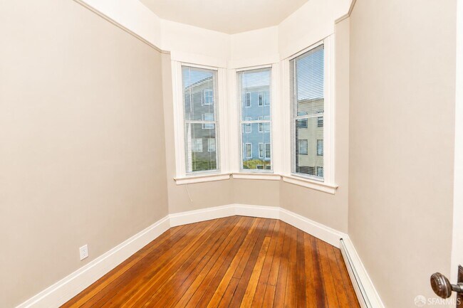 Building Photo - 1759 Hyde St
