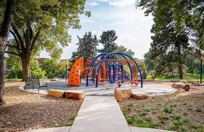 Building Photo - Amazing Jefferson Park 2 Bed / 4 bath Dupl...
