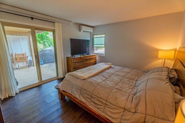 Building Photo - Modern Comfort in Mariners Village – Renov...