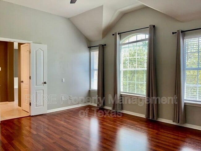 Building Photo - 2518 Vestavia Ridge Ln