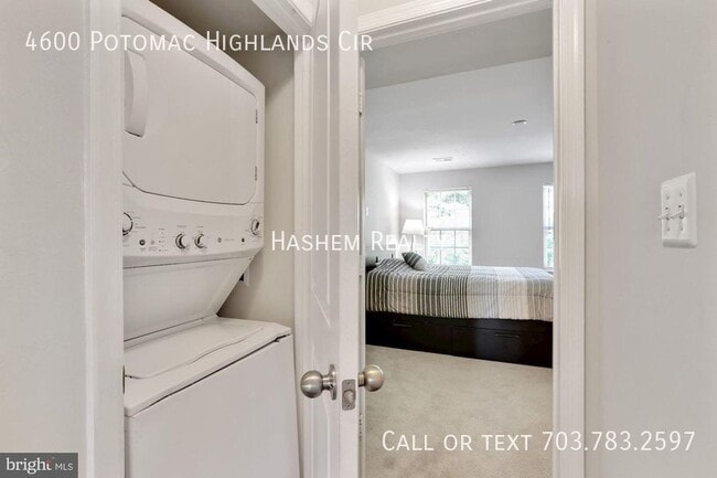 Building Photo - 4600 Potomac Highlands Cir
