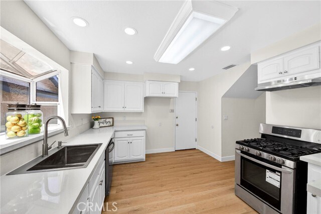Building Photo - 7552 Thousand Oaks Dr
