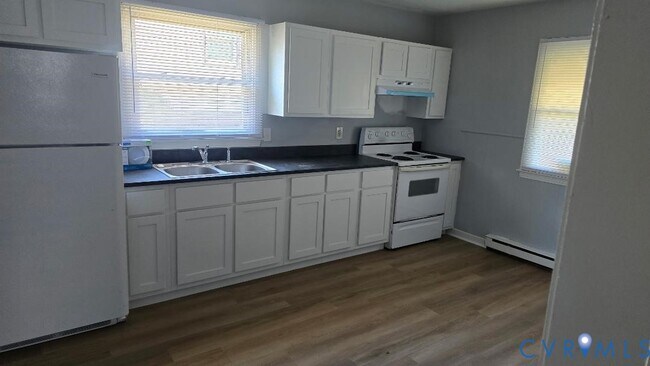 Building Photo - 120 St Mark St