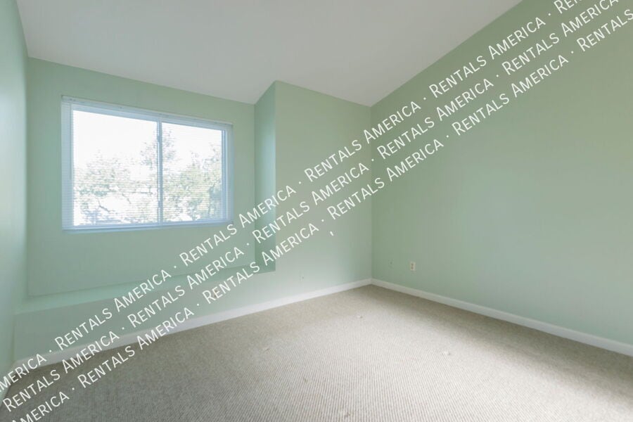 Building Photo - 2301 E University Dr