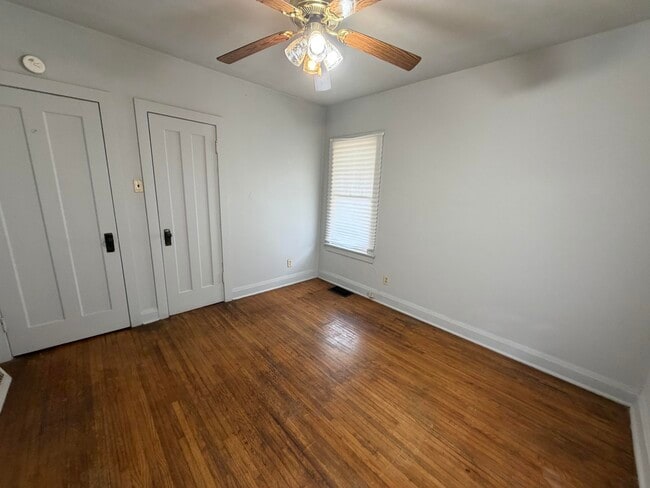 Building Photo - 208 Stroup-