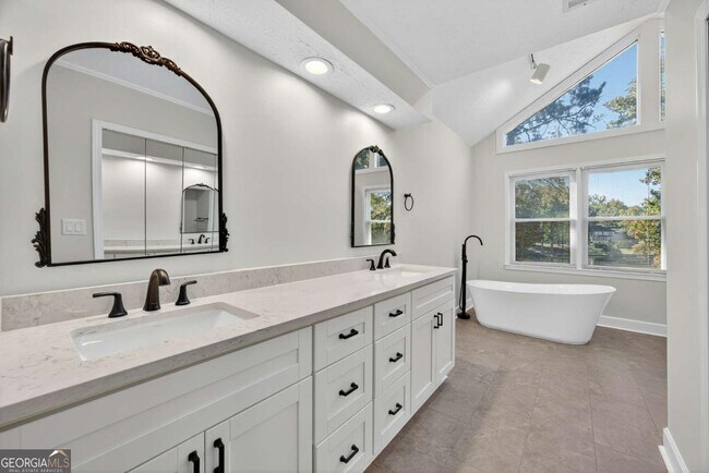 Building Photo - 1570 Greyfield Trce