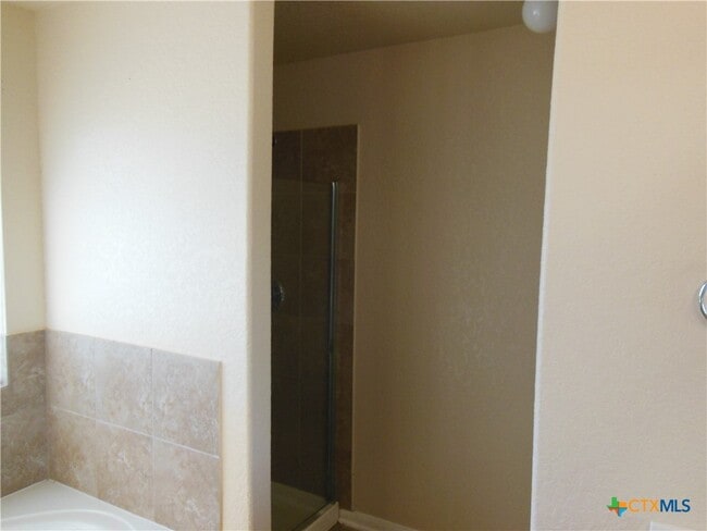 Building Photo - 455 Roadrunner Ave