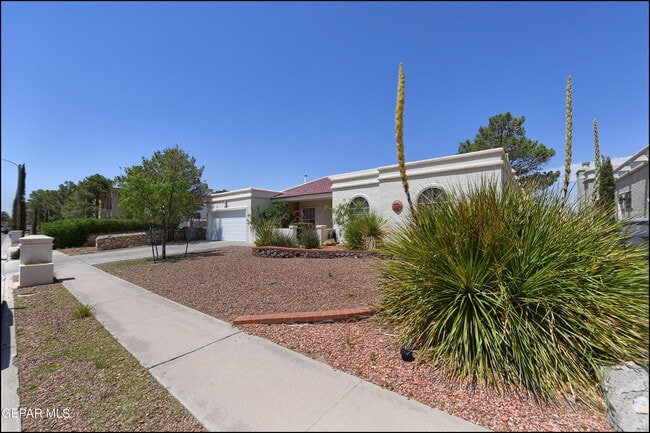 Building Photo - 829 Dulce Tierra Dr