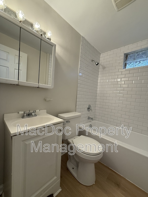 Building Photo - 900 Lakeview Pkwy