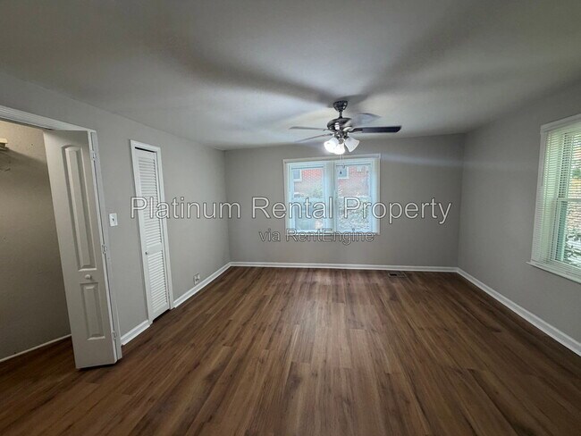 Building Photo - 3224 Forrest Hills Dr SW