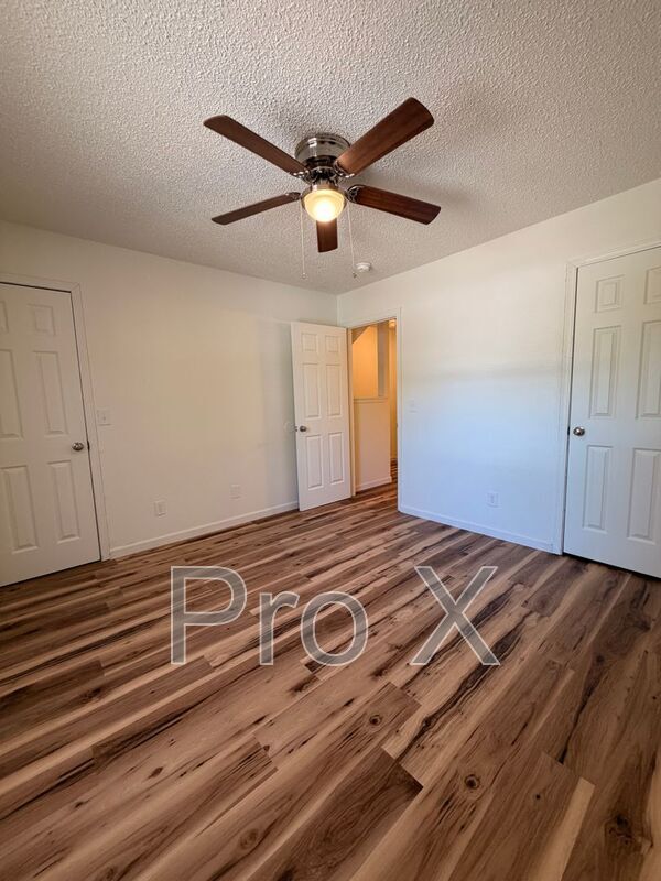 Building Photo - 504 N Betty Jo Dr