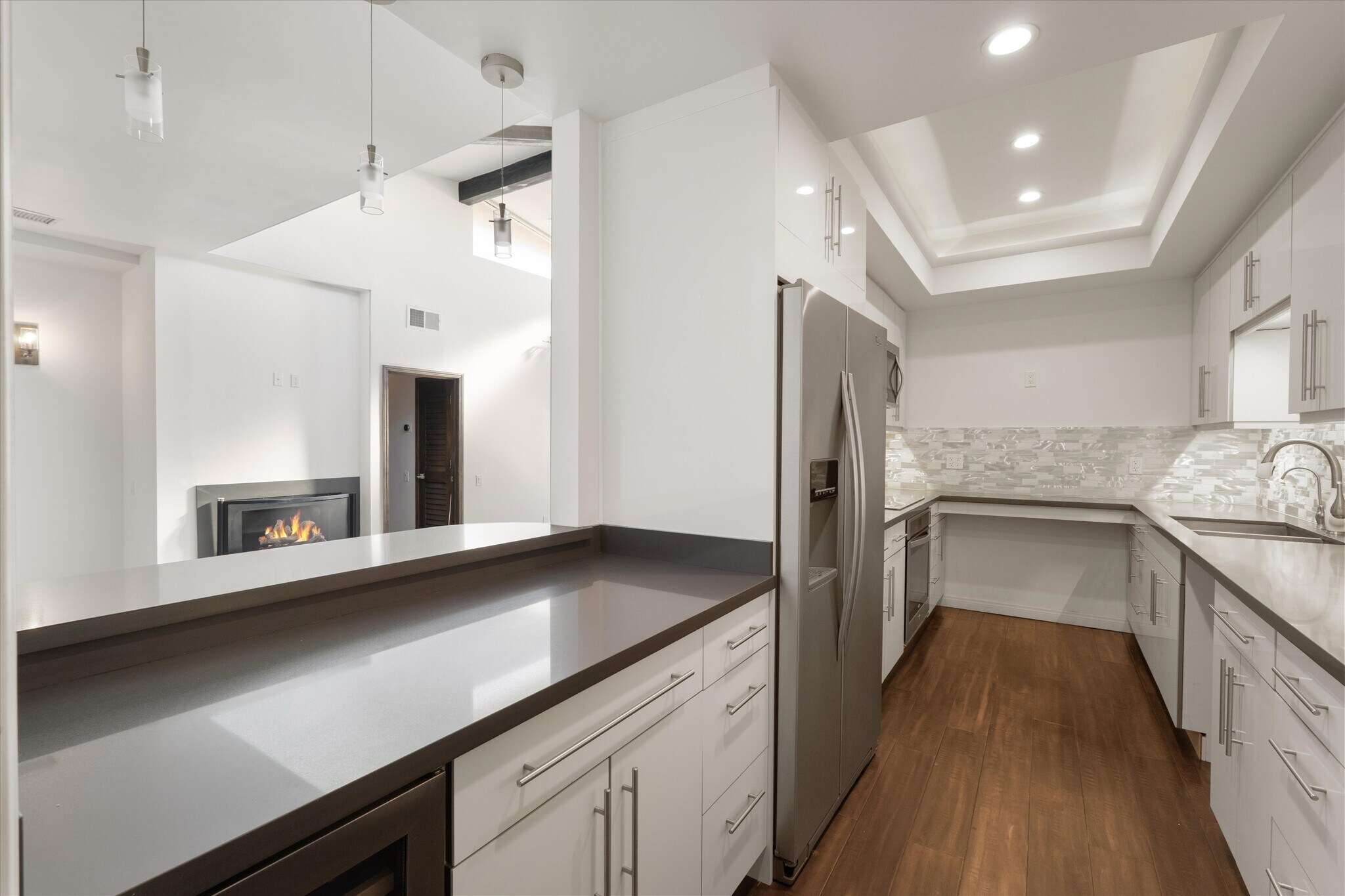 Building Photo - 2175 S Beverly Glen Blvd