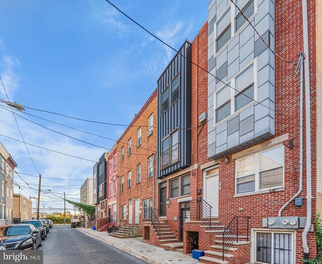 Building Photo - 1724 Monument St