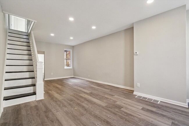 Building Photo - Newly Renovated 3 Bedroom Home