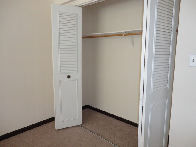 Building Photo - 1446 Carriage Ln