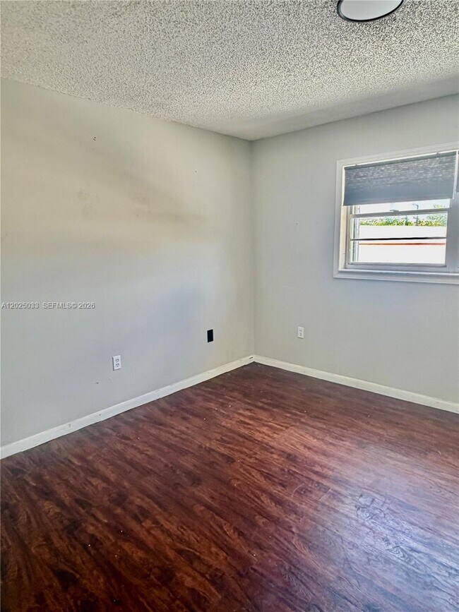 Building Photo - 1705 W 57th St