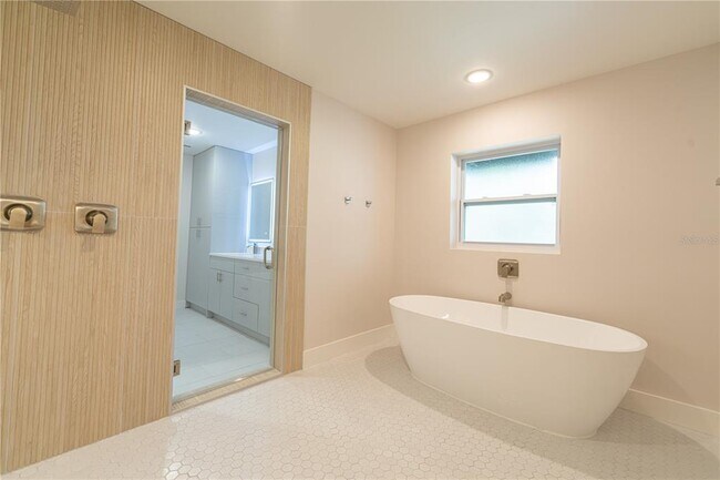 Building Photo - 2721 Ingeborg Ct