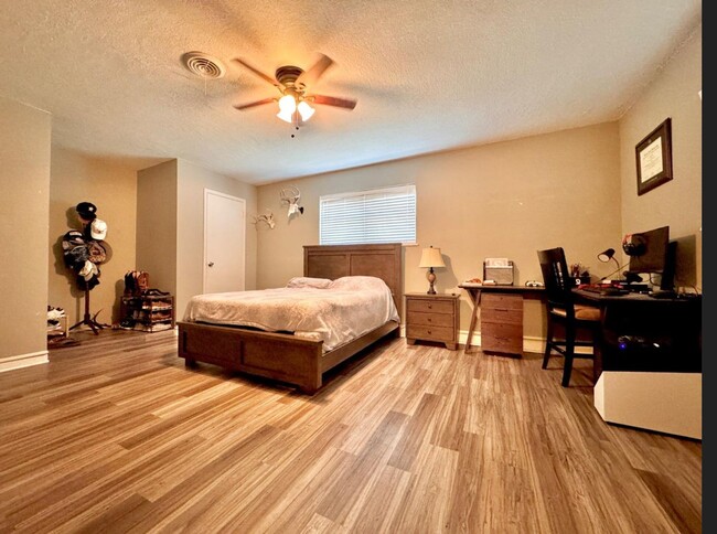 Building Photo - PRE- LEASING for 4 bed 2 bath near Lubbock...