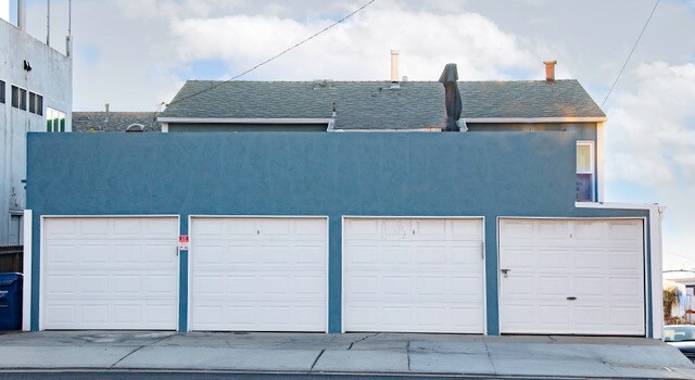Building Photo - 138 35th St