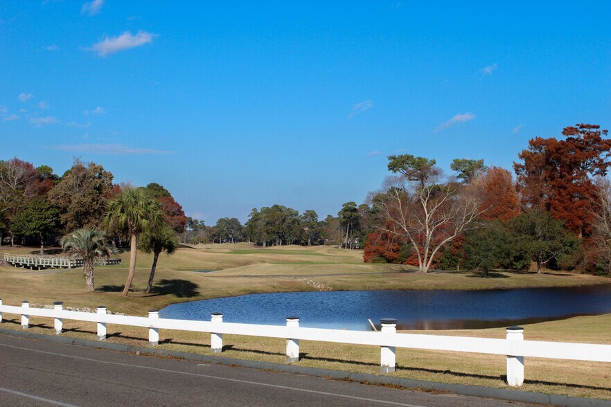 Building Photo - 125 Royal Poste Rd