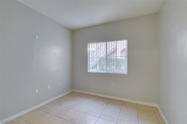 Building Photo - 10245 S Maryland Pkwy