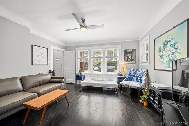 Building Photo - 242 W Webster St