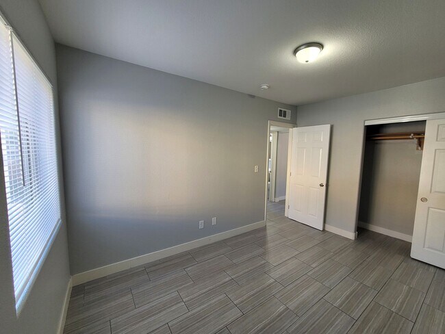 Building Photo - 224 N 13th St