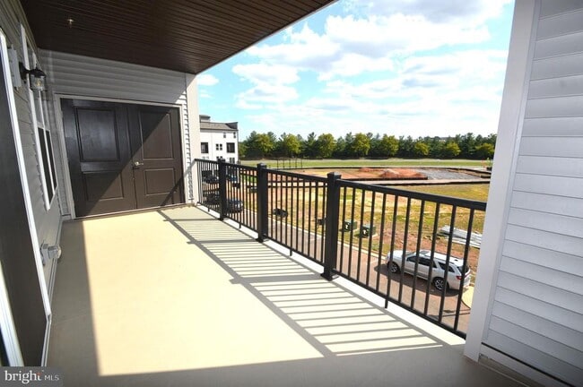 Building Photo - 43795 Middleway Ter