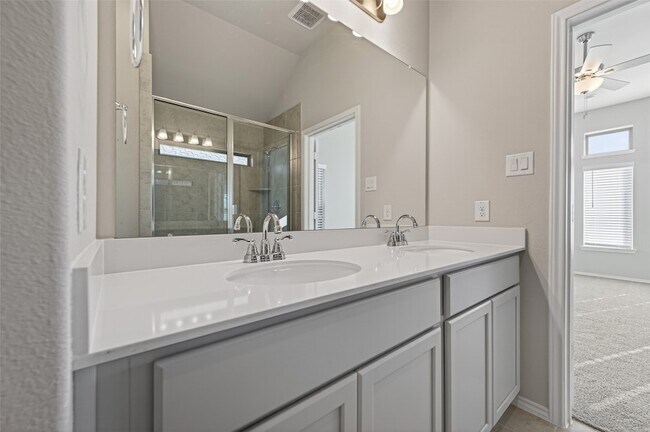 Building Photo - 1011 Shl Crk Trl