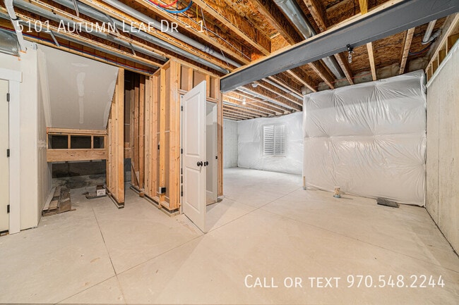 Building Photo - 5101 Autumn Leaf Dr