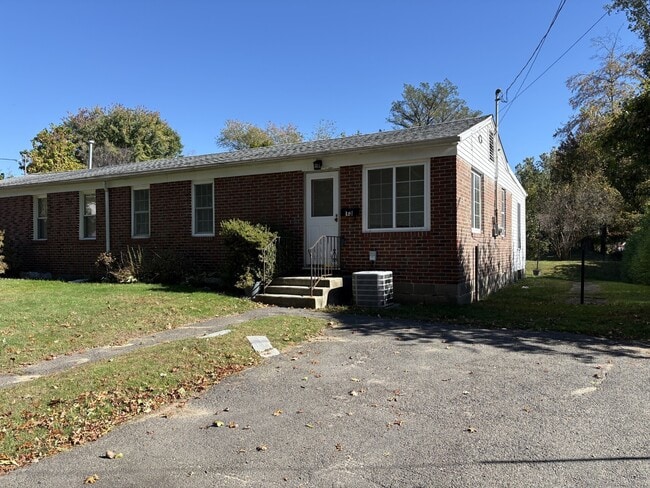 Building Photo - 13 Beacon View Dr