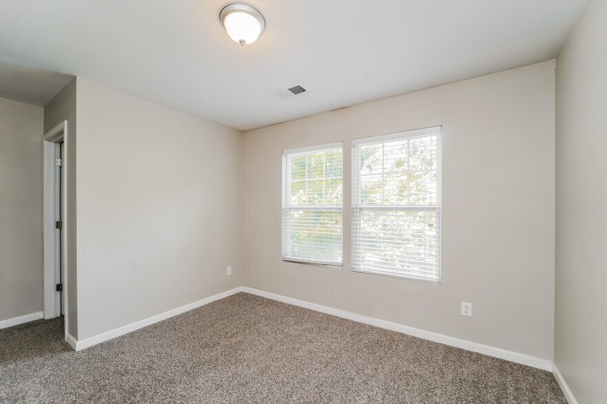 Building Photo - 1040 Joselynn Drive