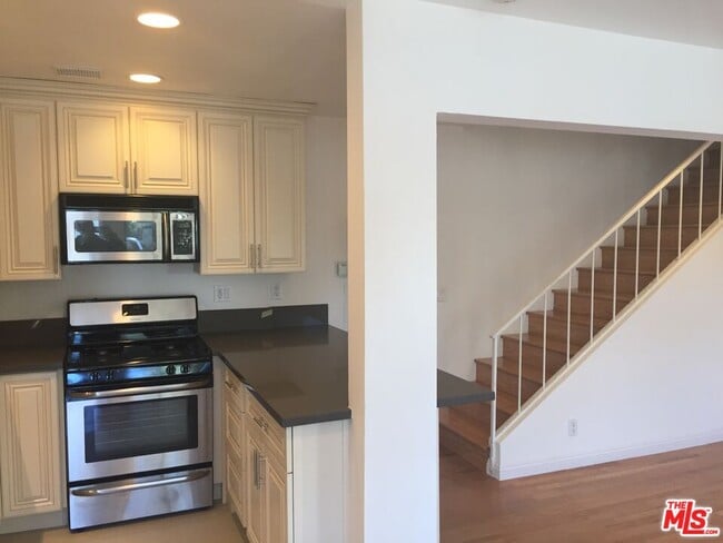 Building Photo - 3603 Mentone Ave