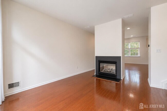 Building Photo - 12 Scarlet Oak Dr