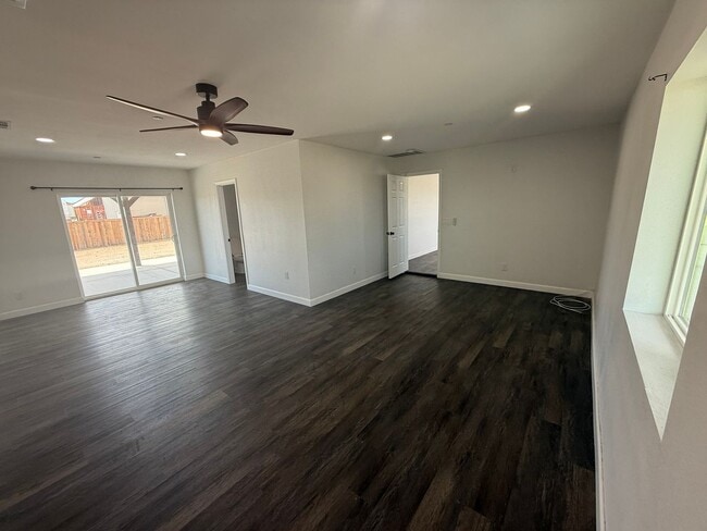 Building Photo - 12977 Cactus St