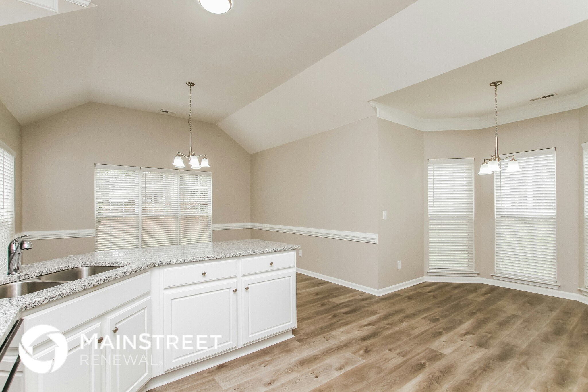 Building Photo - 7895 Sedgebrook Dr E