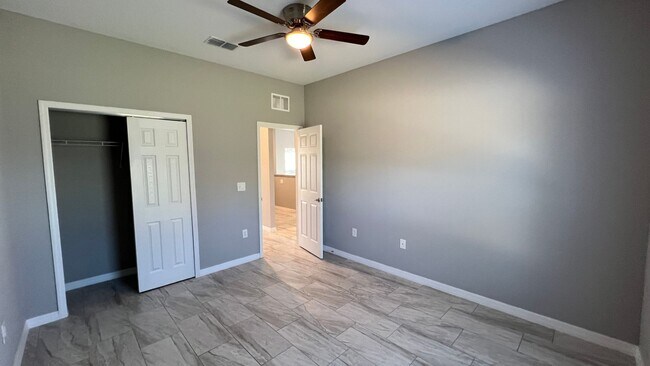 Building Photo - Beautiful 3 Bedroom Palm Bay Home with Upgrades & No Water Bill!